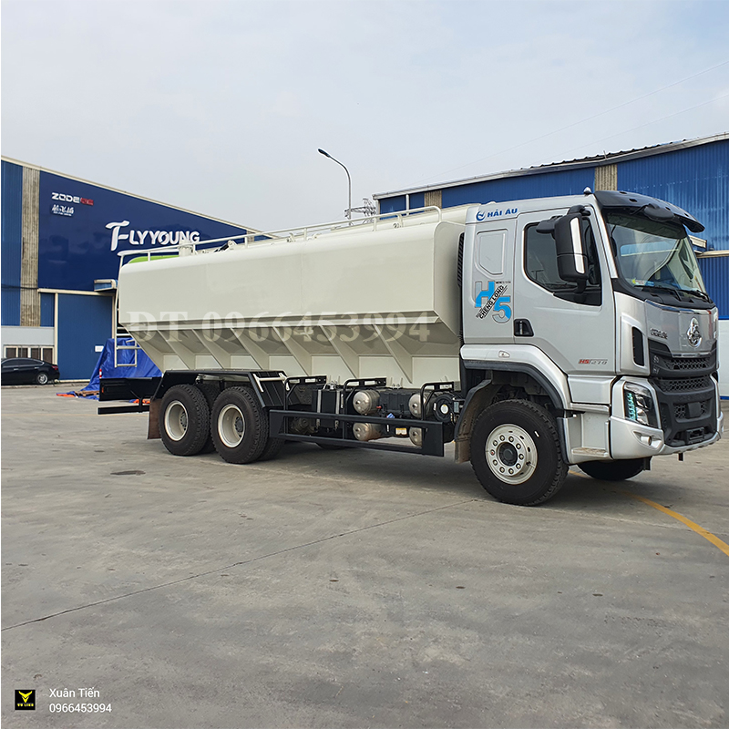 Xe Chenglong bồn chở cám 22 khối (5) Xe Chenglong bon cho cam 22 khoi 5