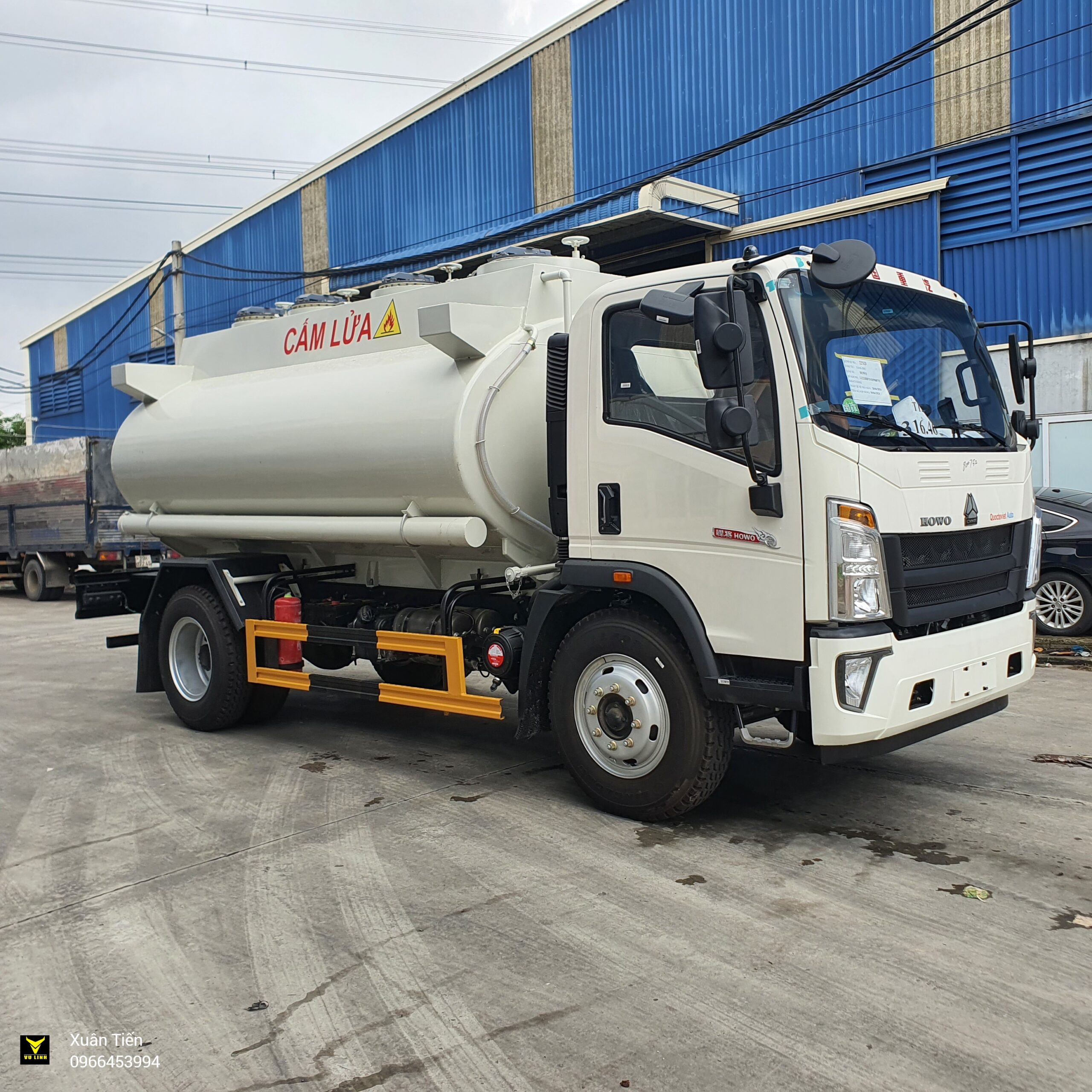 Xe Howo chở xăng 11 khối (1) Xe Howo cho xang 11 khoi 1 scaled