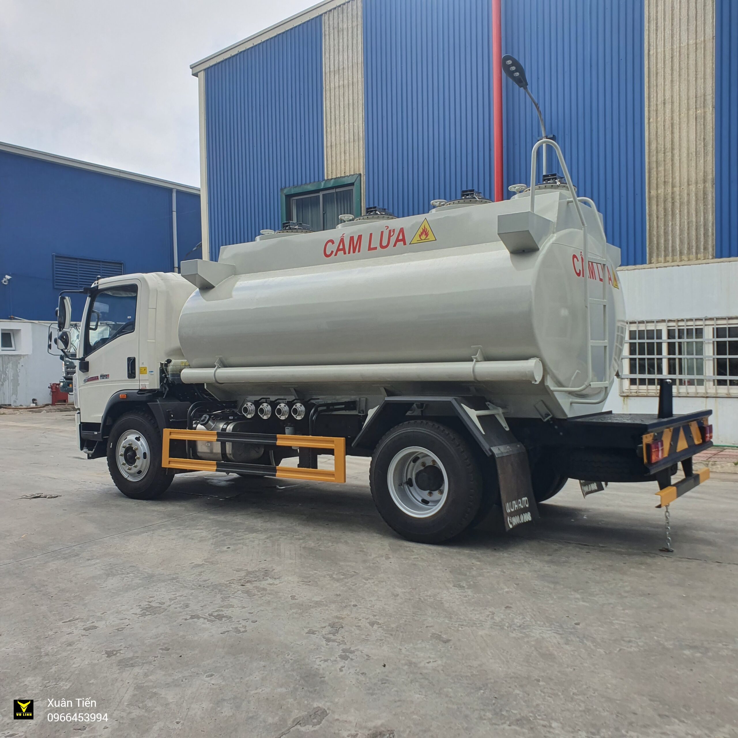 Xe Howo chở xăng 11 khối (3) Xe Howo cho xang 11 khoi 3 scaled