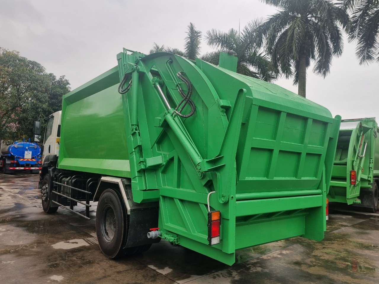 Xe Isuzu ép rác 12 khối (2) Xe Isuzu ep rac 12 khoi 2