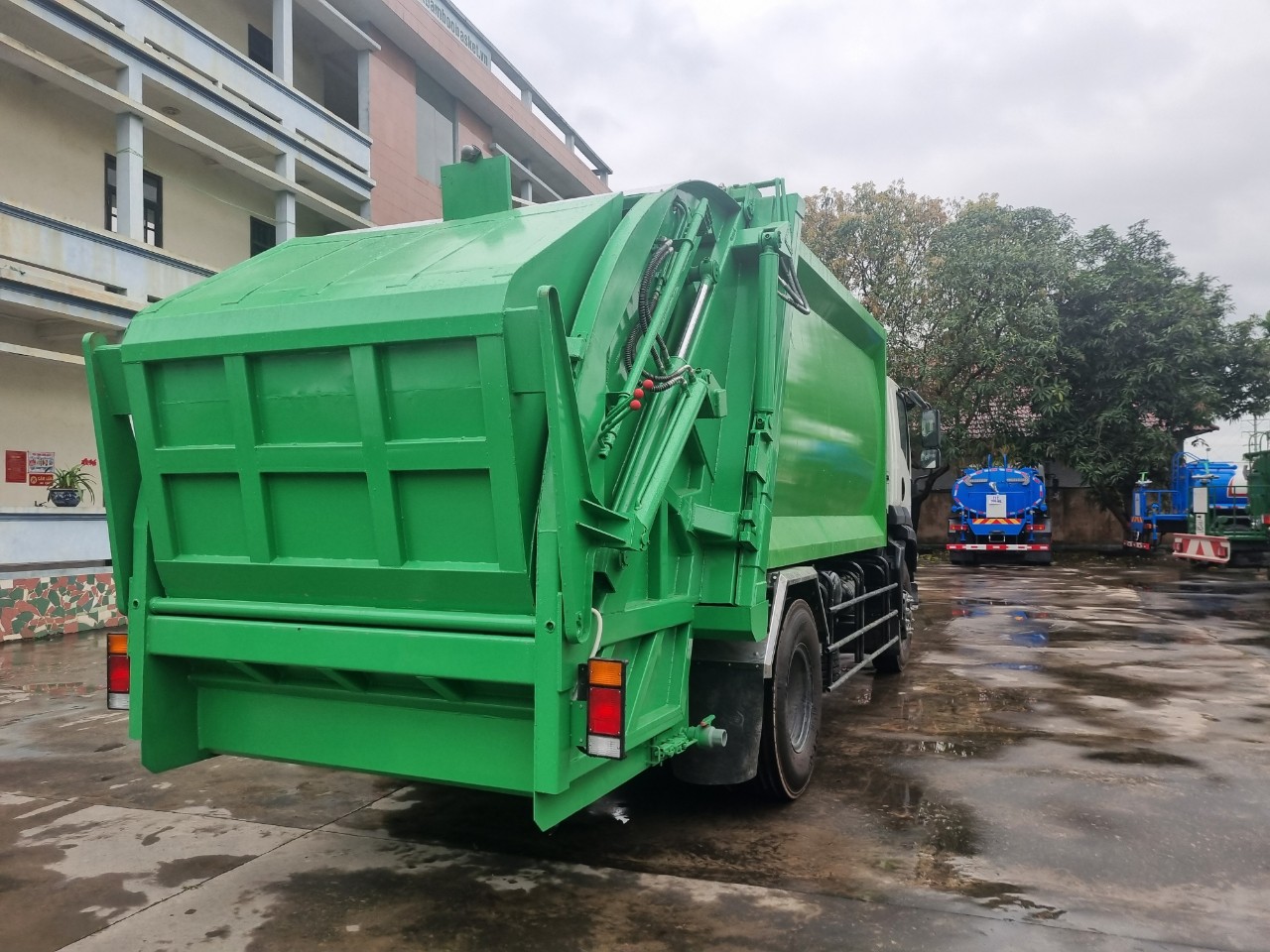 Xe Isuzu ép rác 12 khối (3) Xe Isuzu ep rac 12 khoi 3