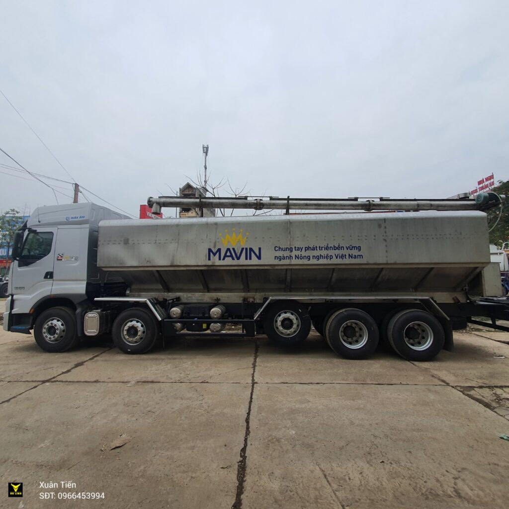 xe chở cám 32 khối (1) xe cho cam 32 khoi 1 1