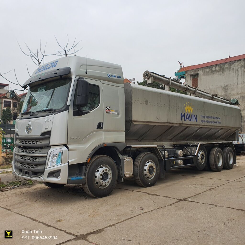 xe chở cám 32 khối (2) xe cho cam 32 khoi 2 1