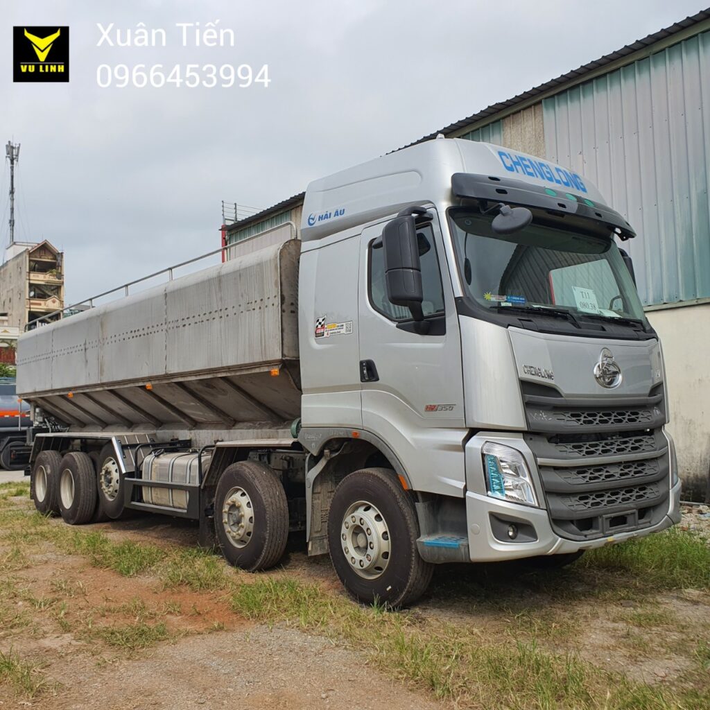 xe chở cám 32 khối Chenglong (1) xe cho cam 32 khoi Chenglong 1