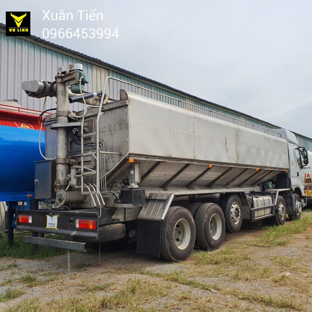 xe chở cám 32 khối Chenglong (11) xe cho cam 32 khoi Chenglong 11