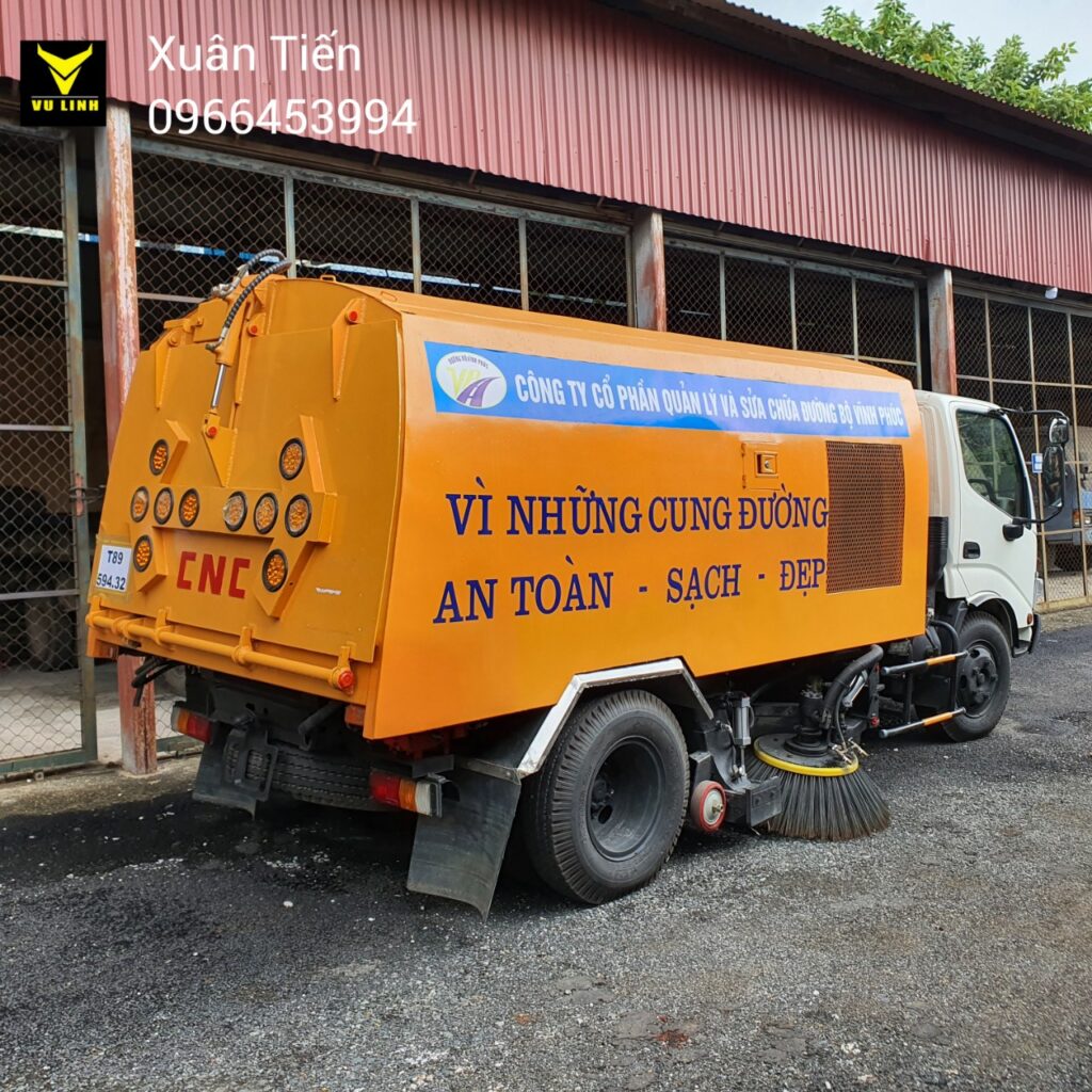 xe Hino quét đường 3m3 (3) xe Hino quet duong 3m3 3