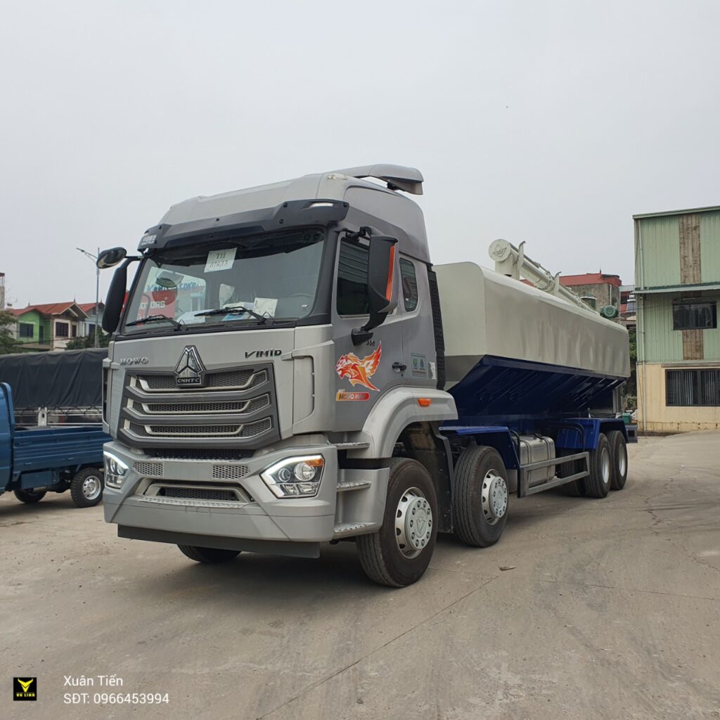 Xe Howo Man 8x4 Chở Cám 26 Khối (2) Xe Howo Man 8x4 Cho Cam 26 Khoi 2