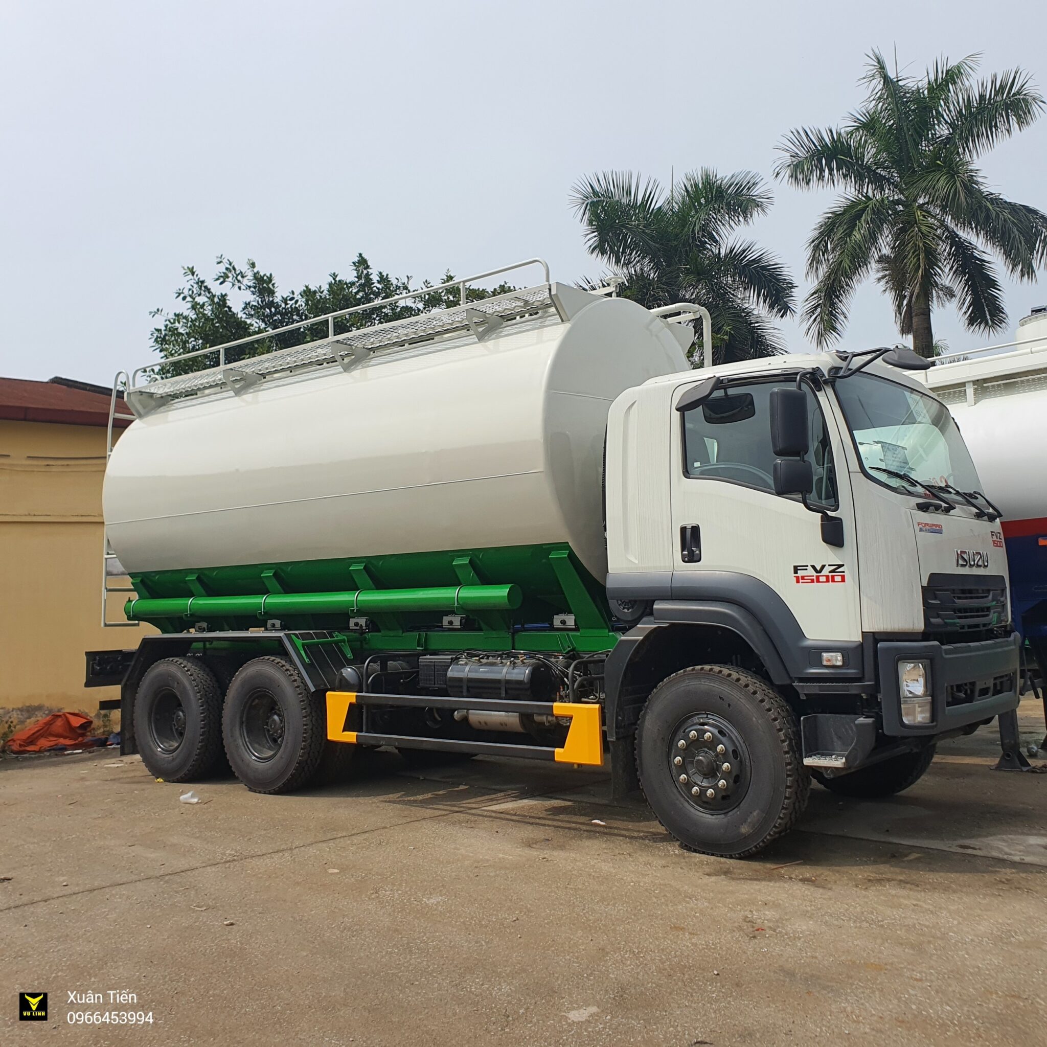 Xe ISUZU FVZ 6×4 Chở Cám 22 Khối (1) Xe ISUZU FVZ 6×4 Cho Cam 22 Khoi 1