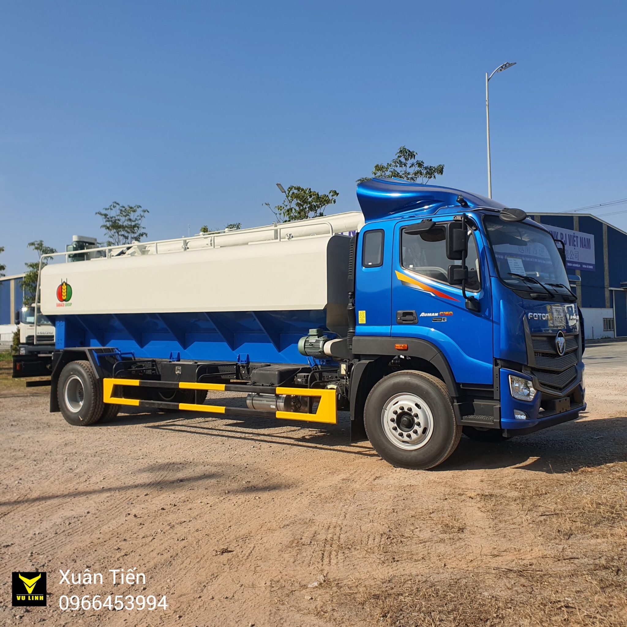 Xe Bồn Chở Cám Foton Auman 13 Khối (3) Xe Bon Cho Cam Foton Auman 13 Khoi 3 scaled