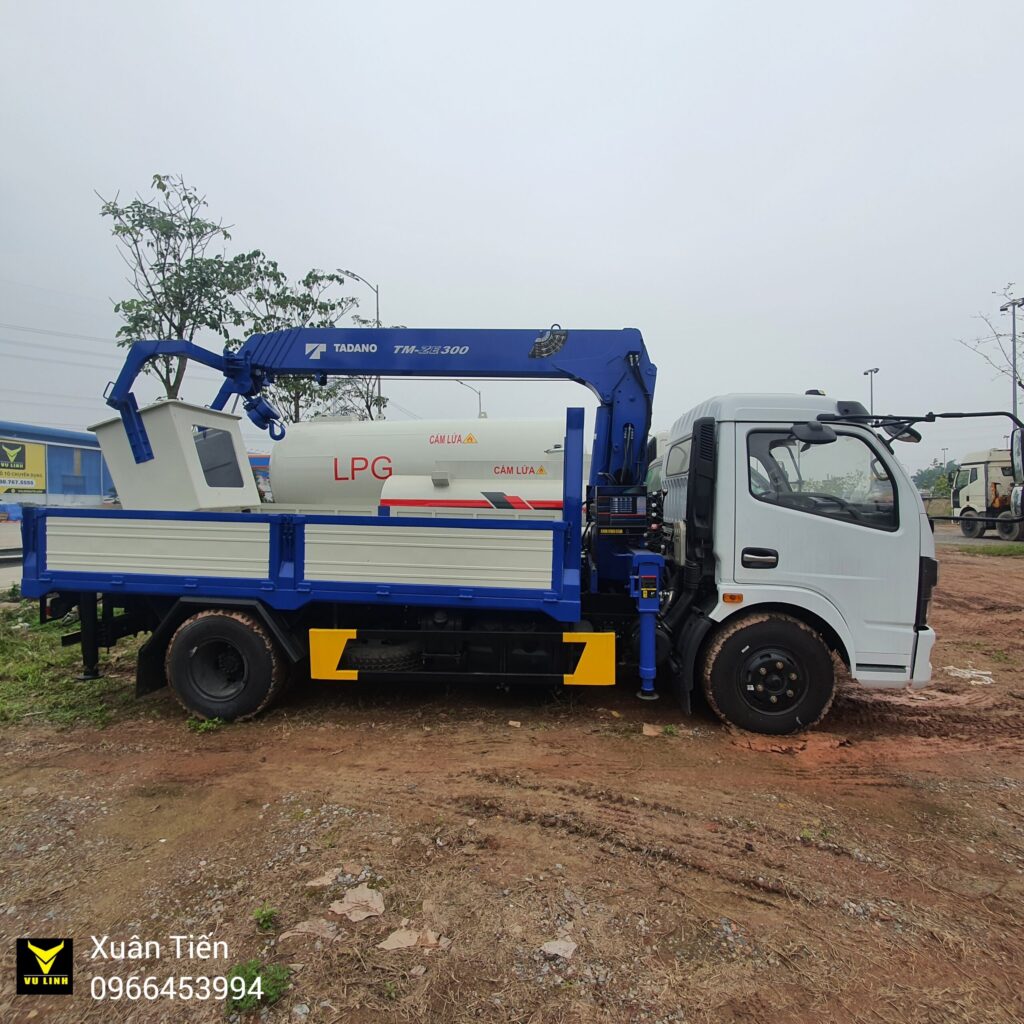 Xe tải gắn cẩu Dongfeng 3 tấn 5 đốt (2) Xe tai gan cau Dongfeng 3 tan 5 dot 2 scaled