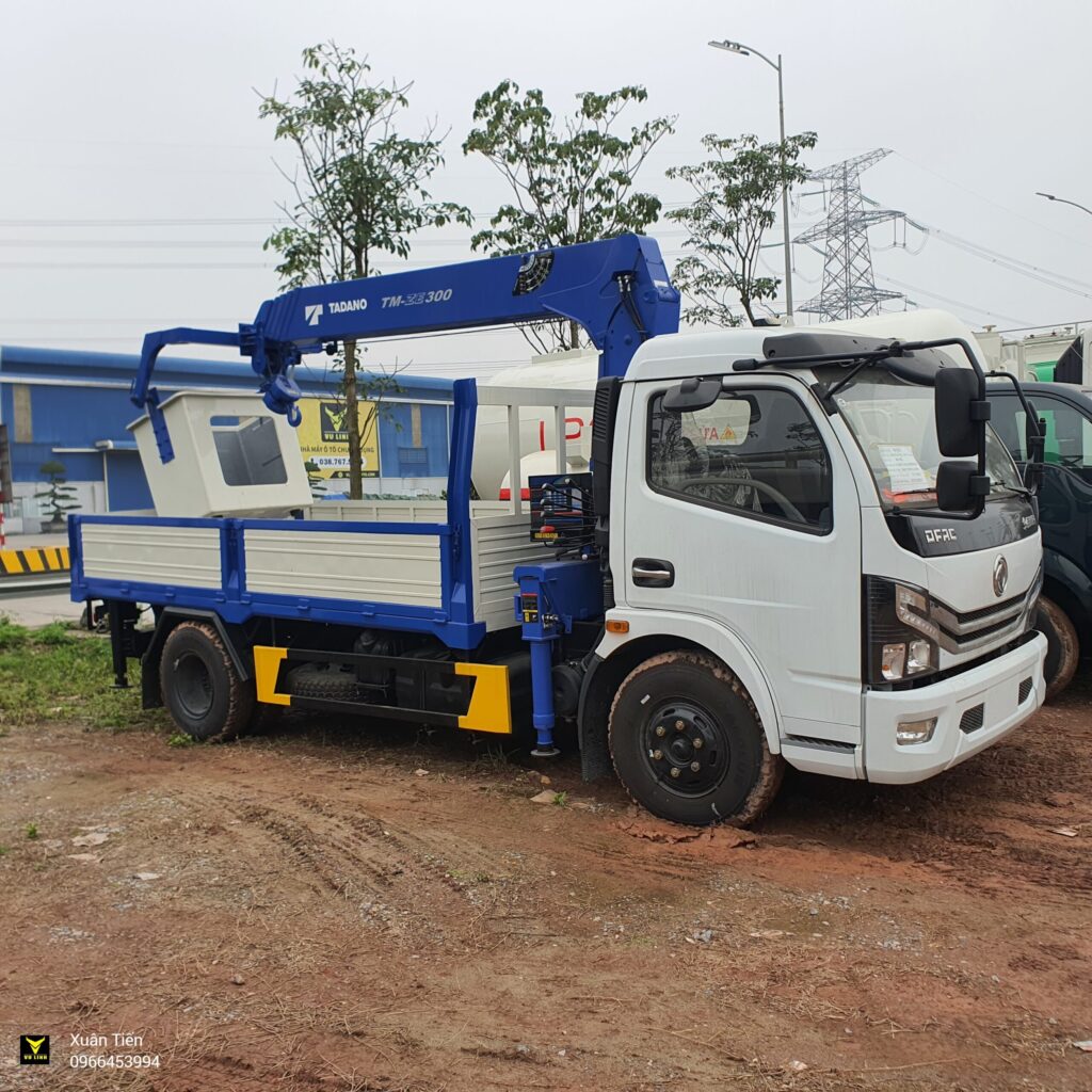 Xe tải gắn cẩu Dongfeng 3 tấn 5 đốt (3) Xe tai gan cau Dongfeng 3 tan 5 dot 3 scaled