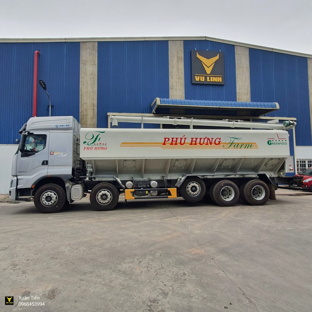 Xe Chenglong chở cám 32 khối (2) Xe Chenglong cho cam 32 khoi 2