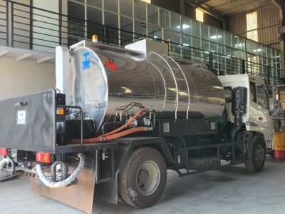 Xe bon Dongfeng rai nhua duong 7 khoi 1
