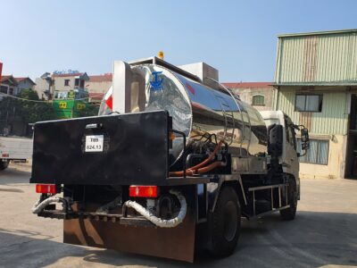 Xe bon Dongfeng rai nhua duong 7 khoi 3